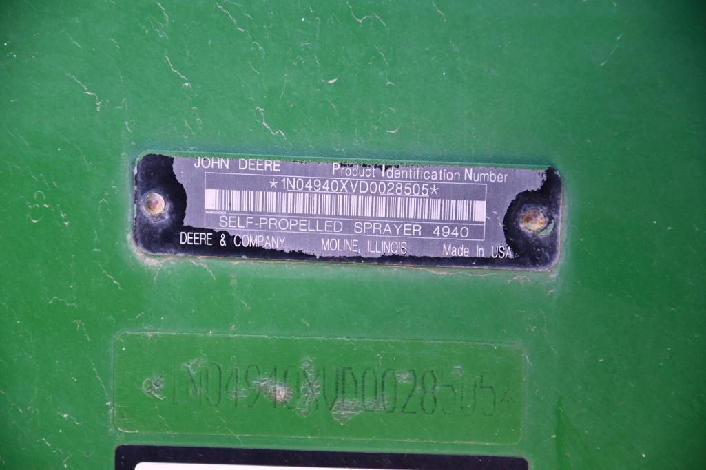 2014 John Deere 4940 self-propelled sprayer