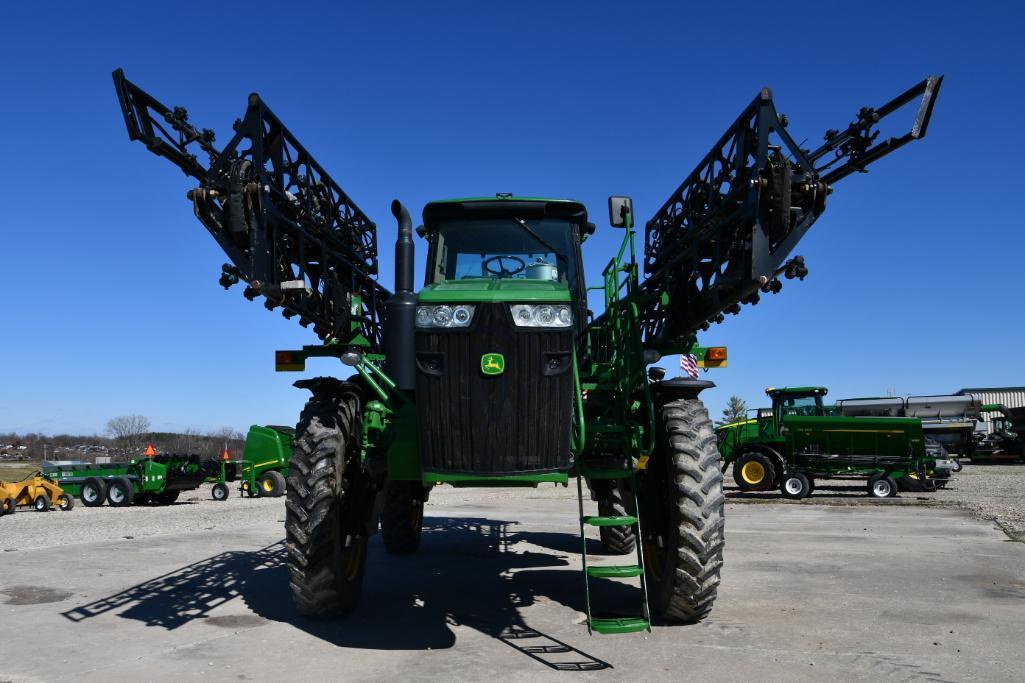 2014 John Deere 4940 self-propelled sprayer
