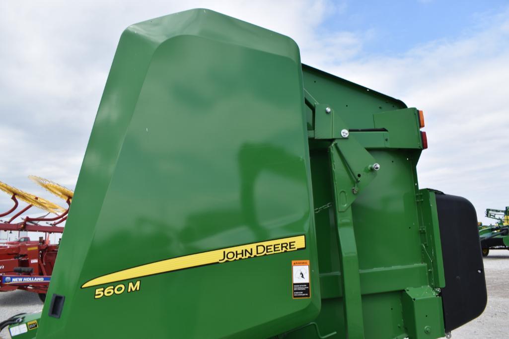 2018 John Deere 560M round baler