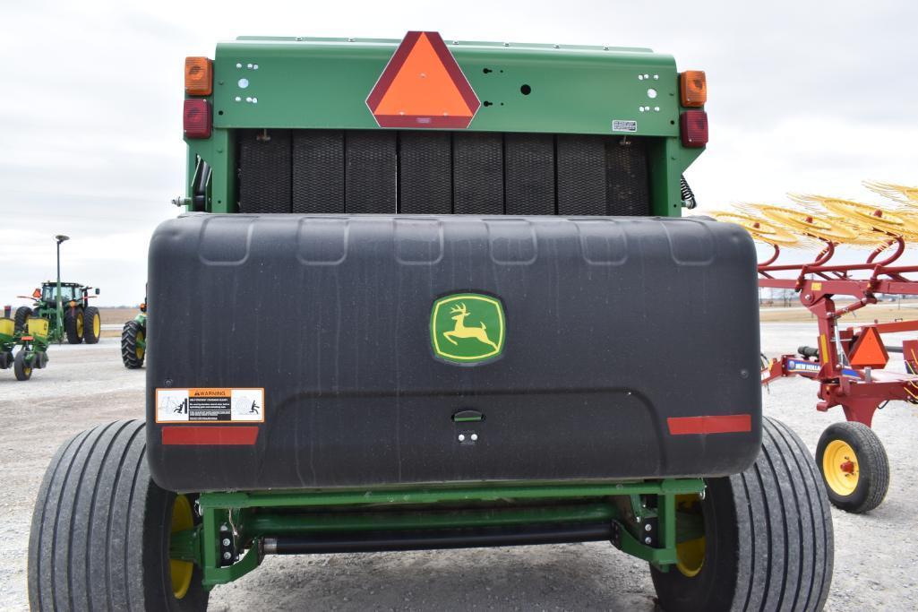 2018 John Deere 560M round baler