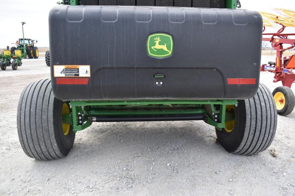 2018 John Deere 560M round baler