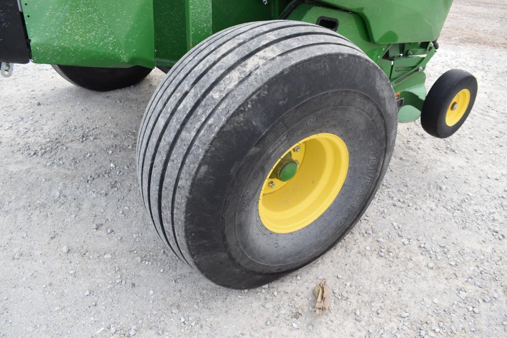 2018 John Deere 560M round baler