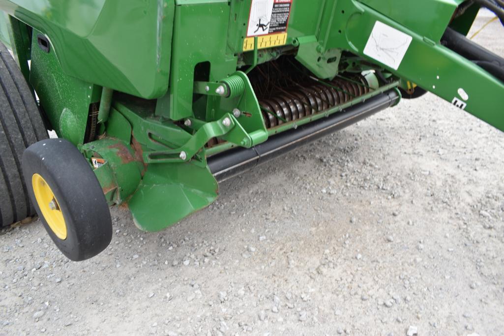 2018 John Deere 560M round baler