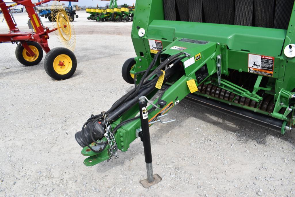 2018 John Deere 560M round baler