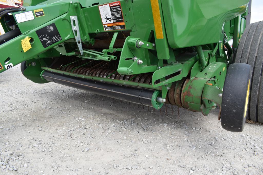 2018 John Deere 560M round baler