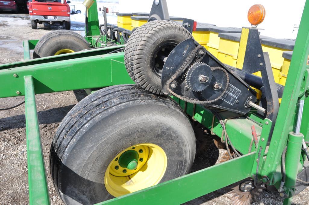 2000 John Deere 1780 6/11 planter