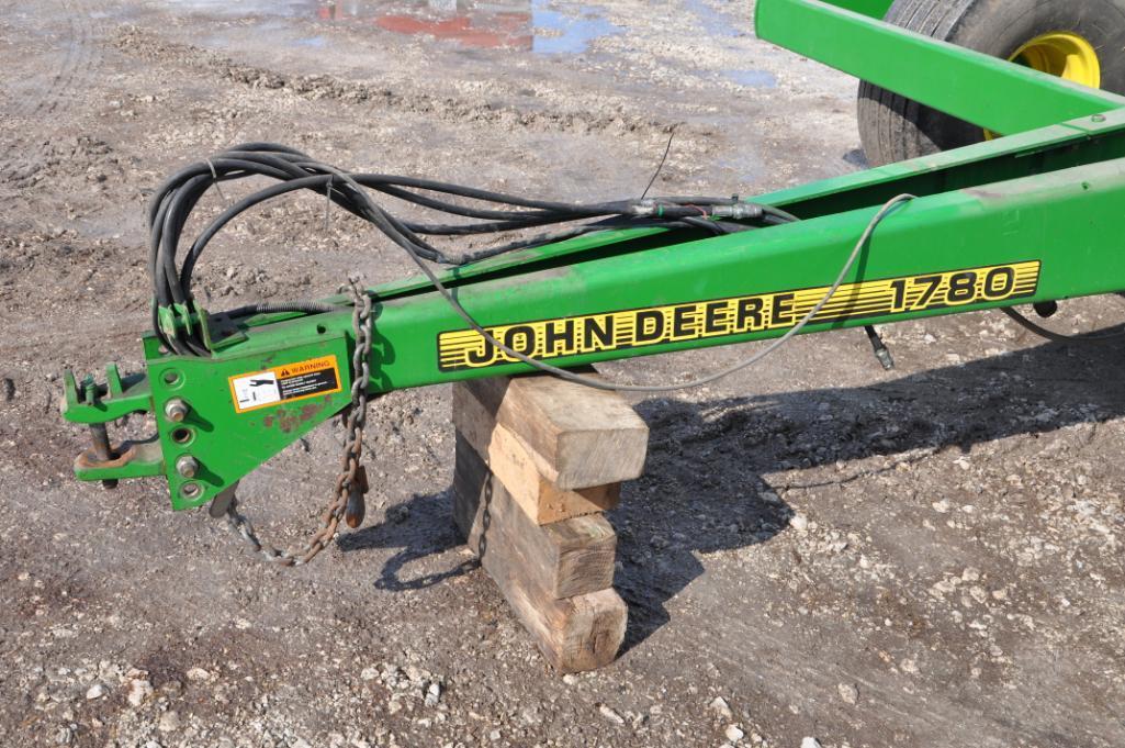 2000 John Deere 1780 6/11 planter