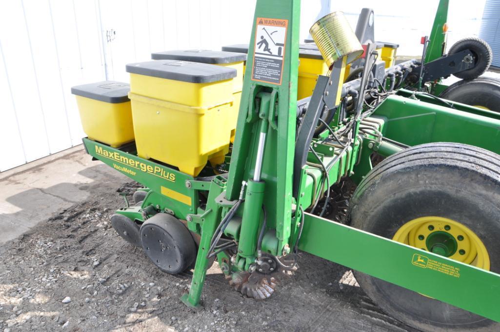 2000 John Deere 1780 6/11 planter