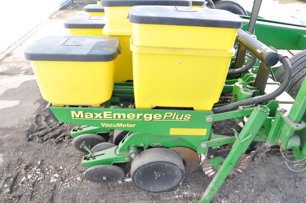 2000 John Deere 1780 6/11 planter