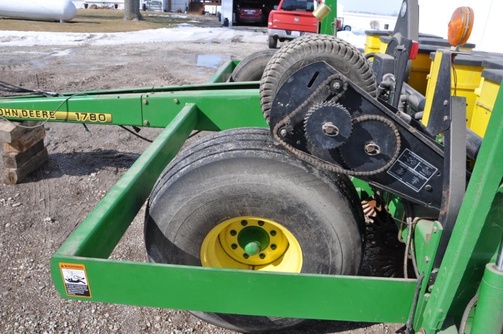2000 John Deere 1780 6/11 planter