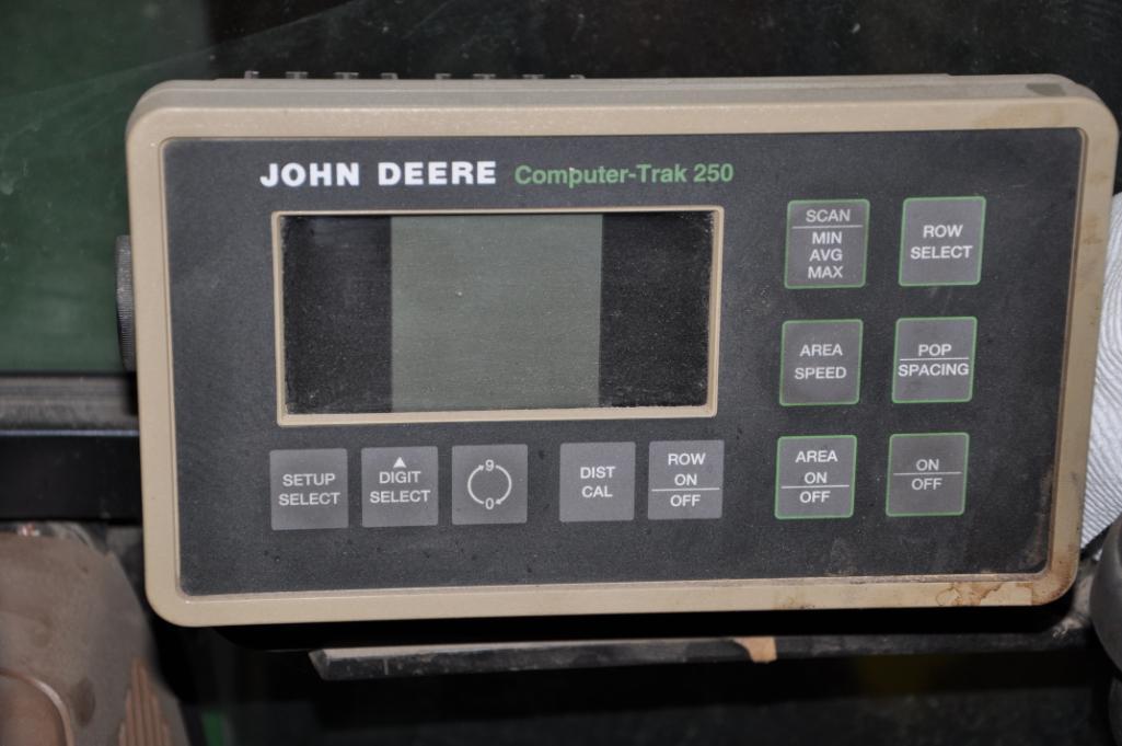 2000 John Deere 1780 6/11 planter
