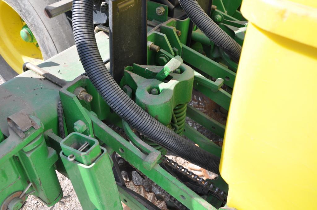2000 John Deere 1780 6/11 planter