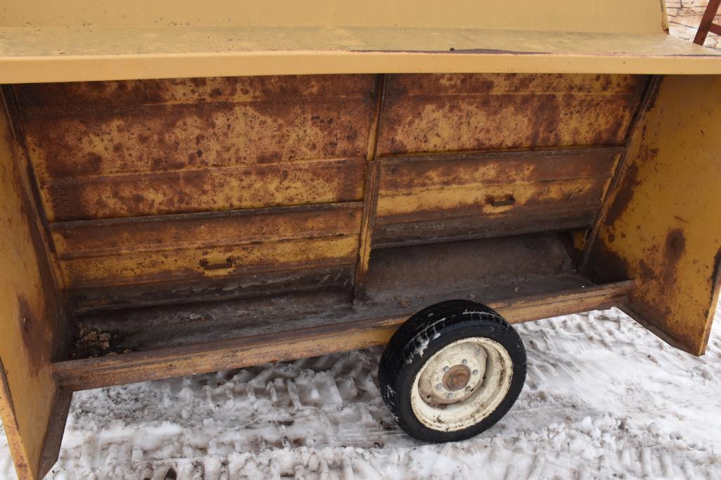 Farmstar portable cattle feeder w/ calf gates