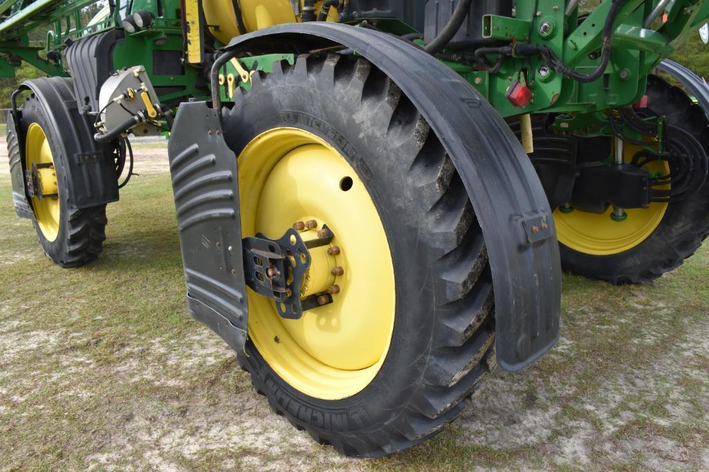 2015 John Deere R4030 self-propelled sprayer