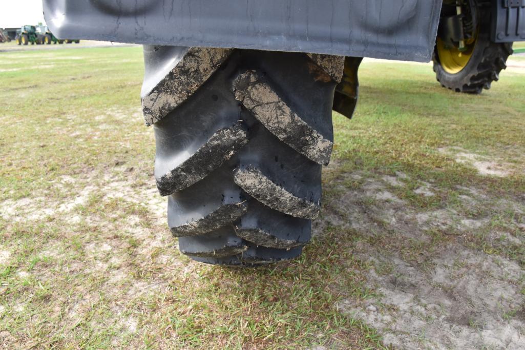 2015 John Deere R4030 self-propelled sprayer