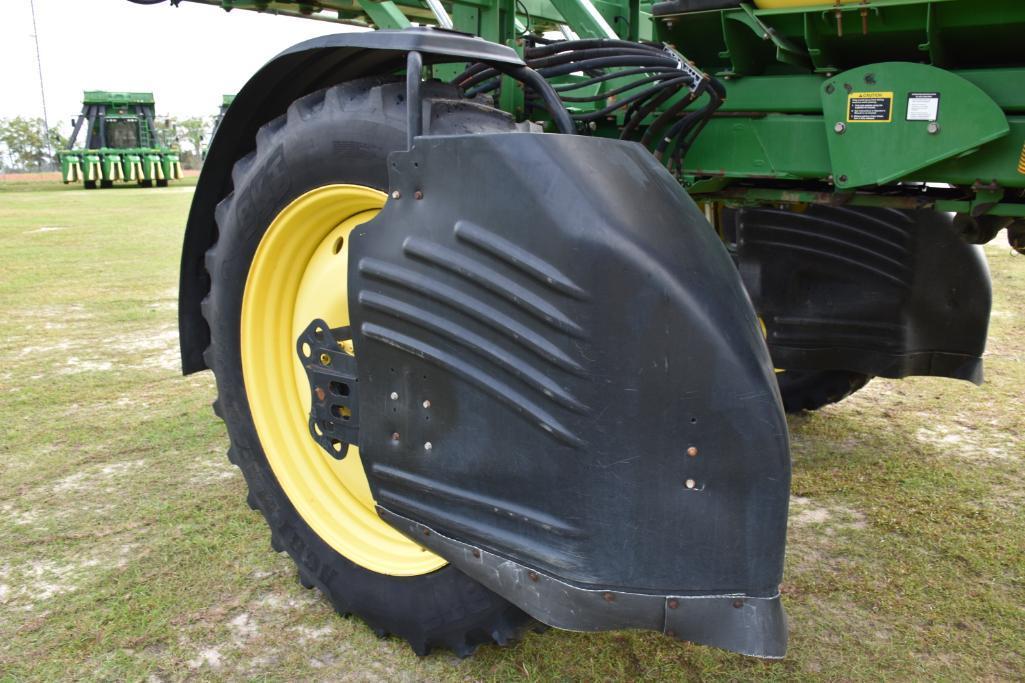 2015 John Deere R4030 self-propelled sprayer