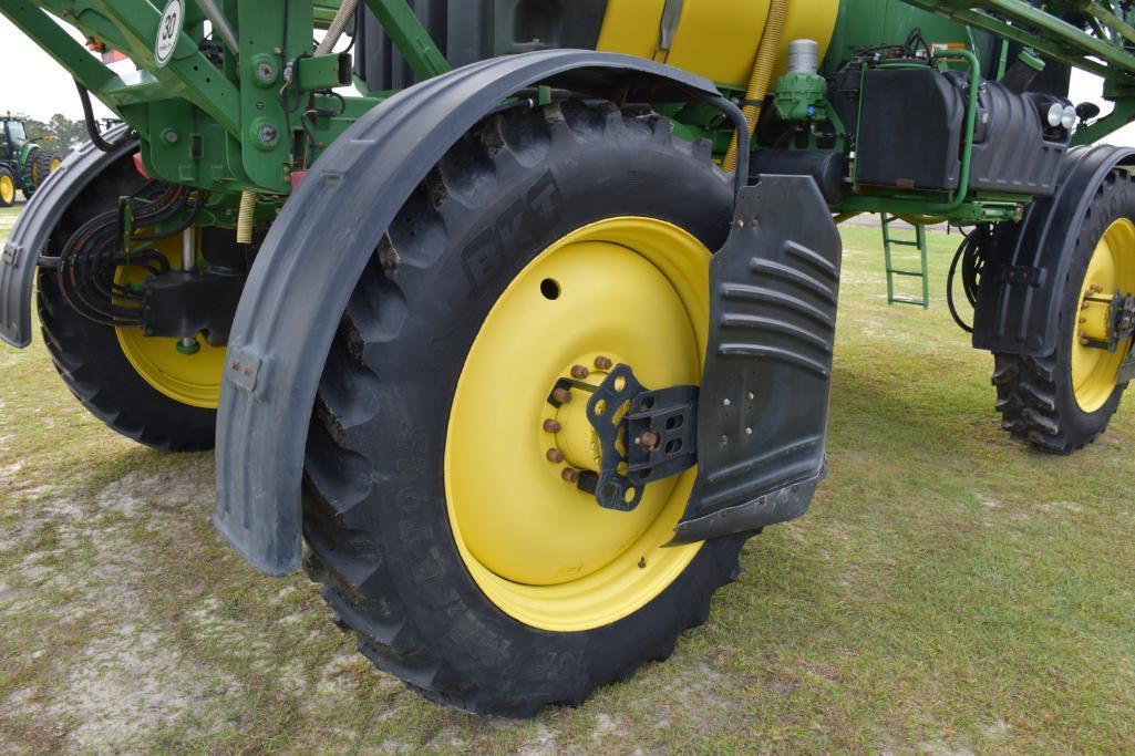 2015 John Deere R4030 self-propelled sprayer