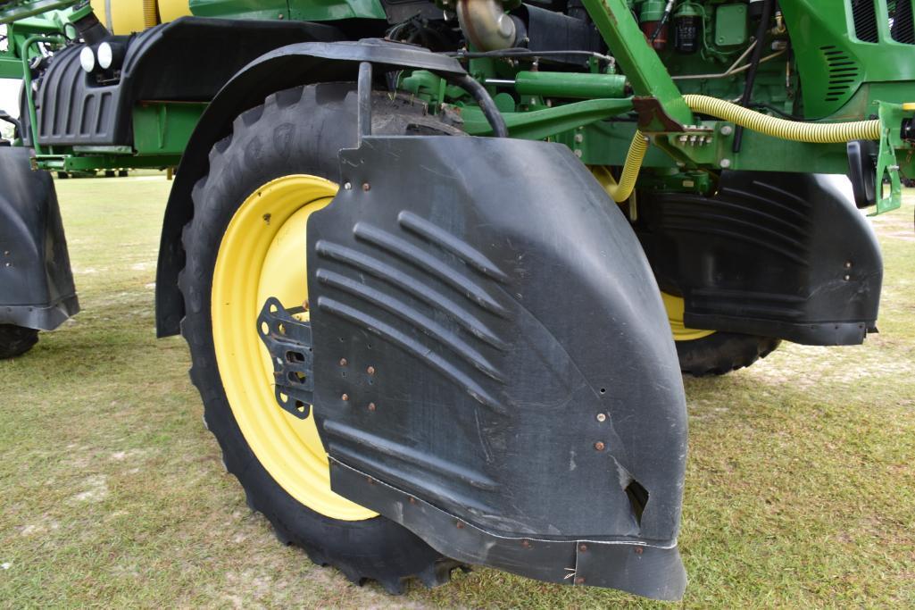 2015 John Deere R4030 self-propelled sprayer