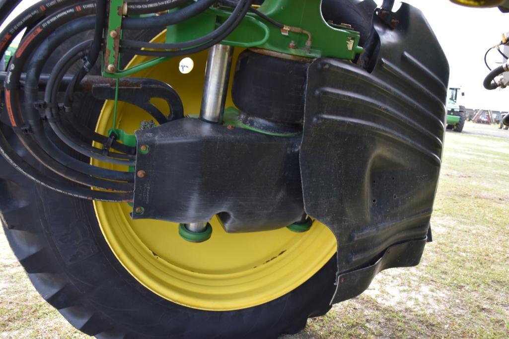2015 John Deere R4030 self-propelled sprayer