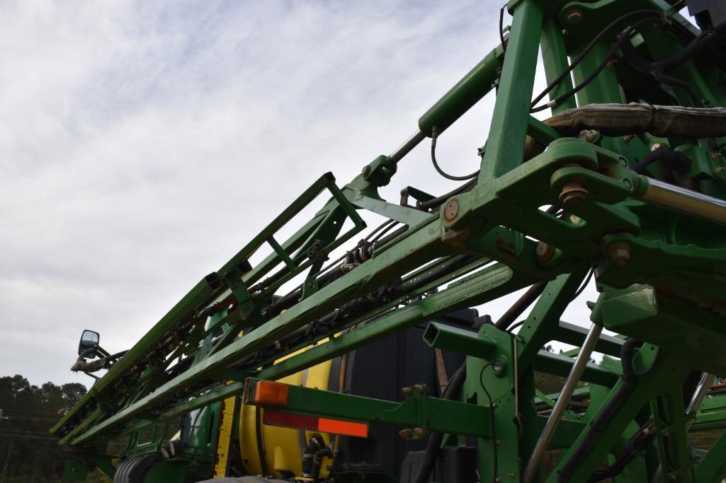 2015 John Deere R4030 self-propelled sprayer