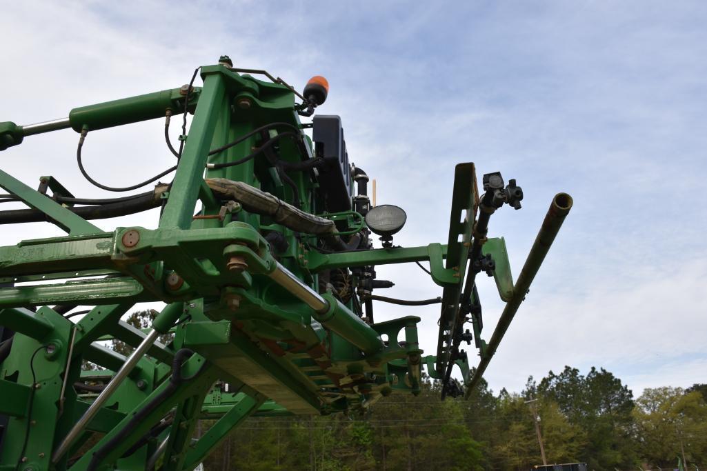 2015 John Deere R4030 self-propelled sprayer