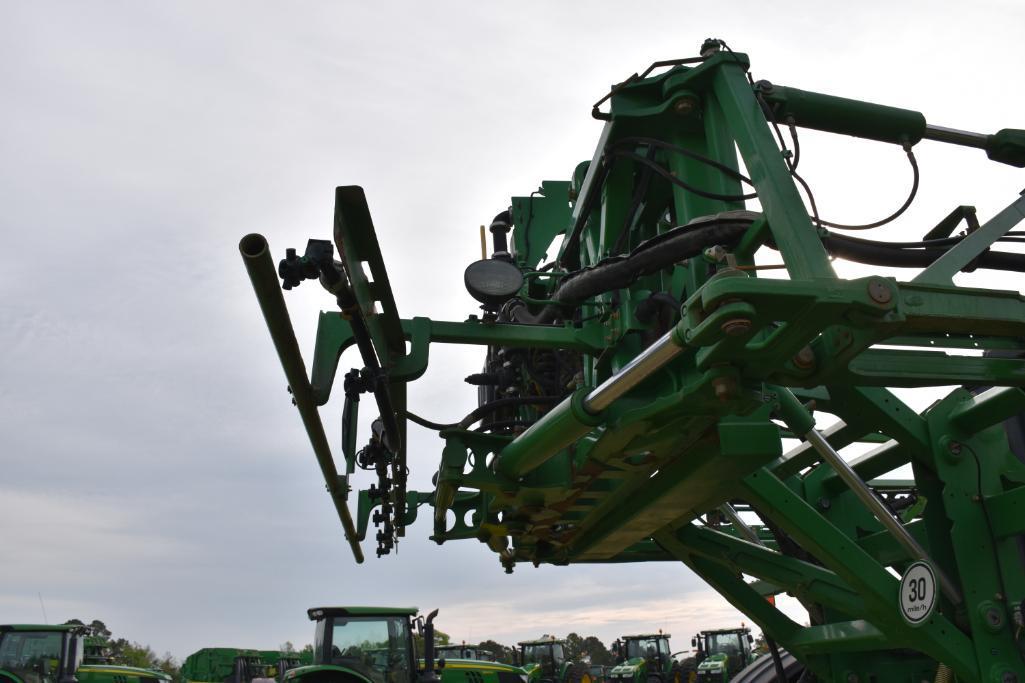 2015 John Deere R4030 self-propelled sprayer