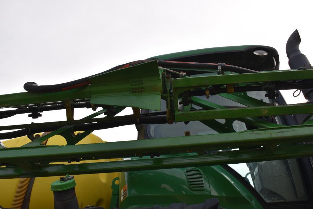 2015 John Deere R4030 self-propelled sprayer