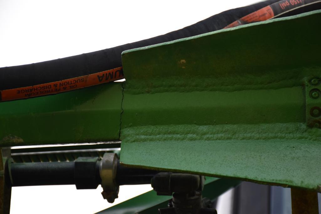 2015 John Deere R4030 self-propelled sprayer