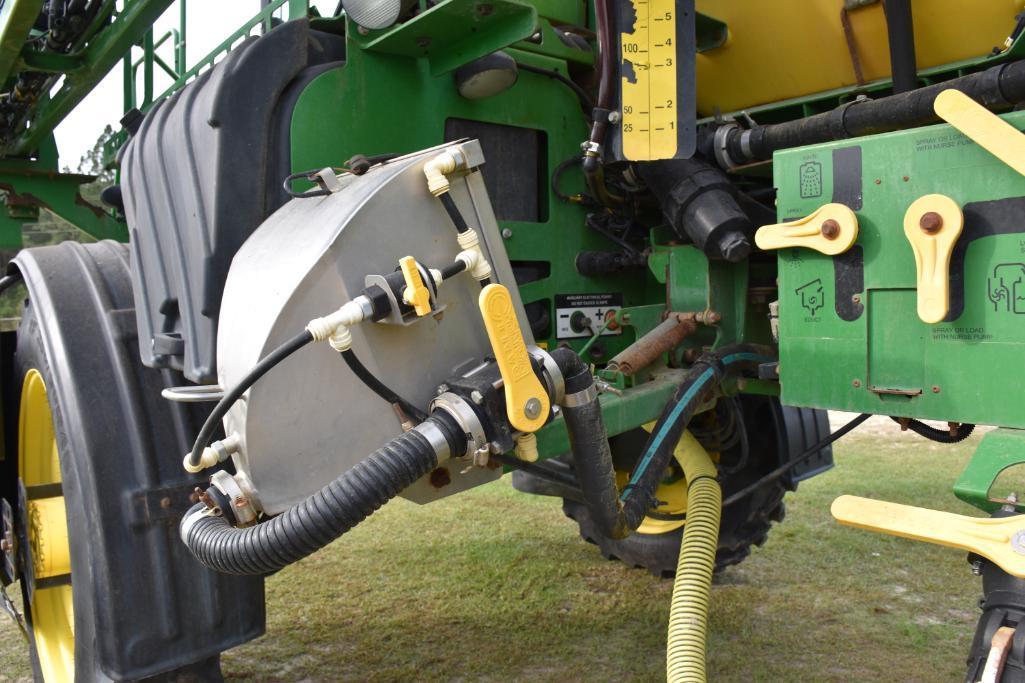 2015 John Deere R4030 self-propelled sprayer