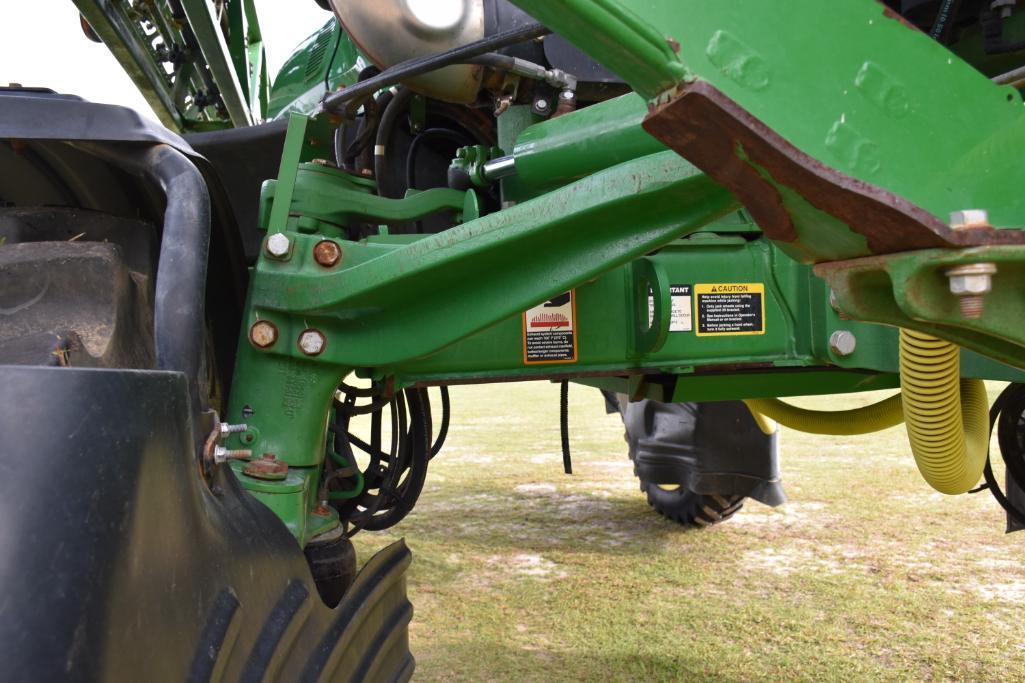 2015 John Deere R4030 self-propelled sprayer