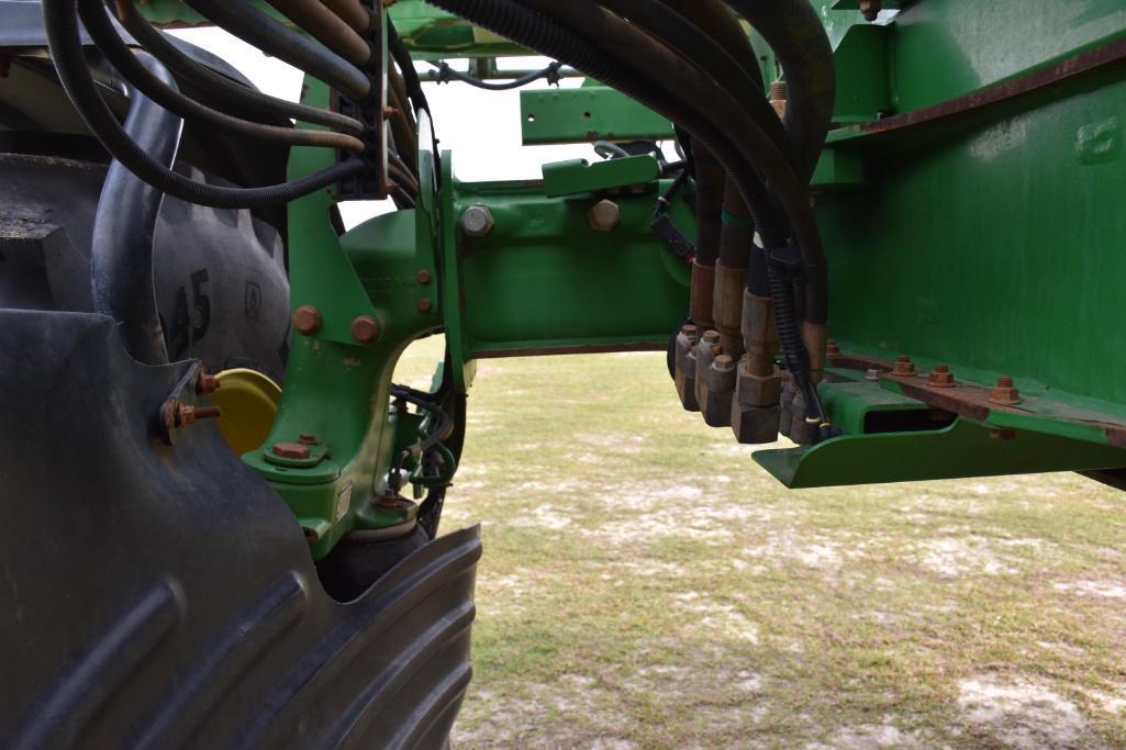 2015 John Deere R4030 self-propelled sprayer