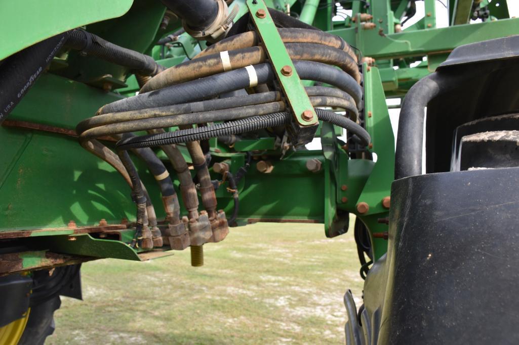 2015 John Deere R4030 self-propelled sprayer