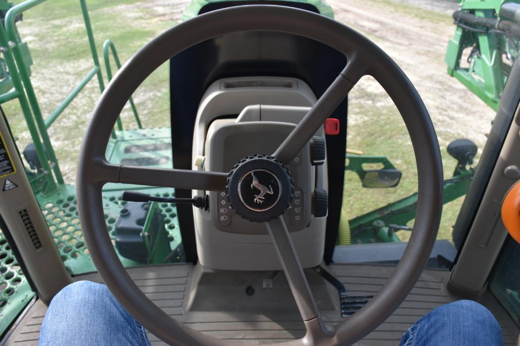 2015 John Deere R4030 self-propelled sprayer