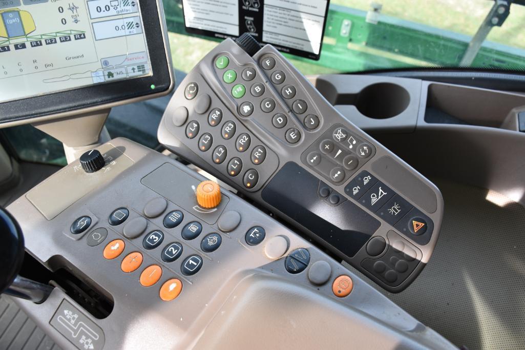 2015 John Deere R4030 self-propelled sprayer