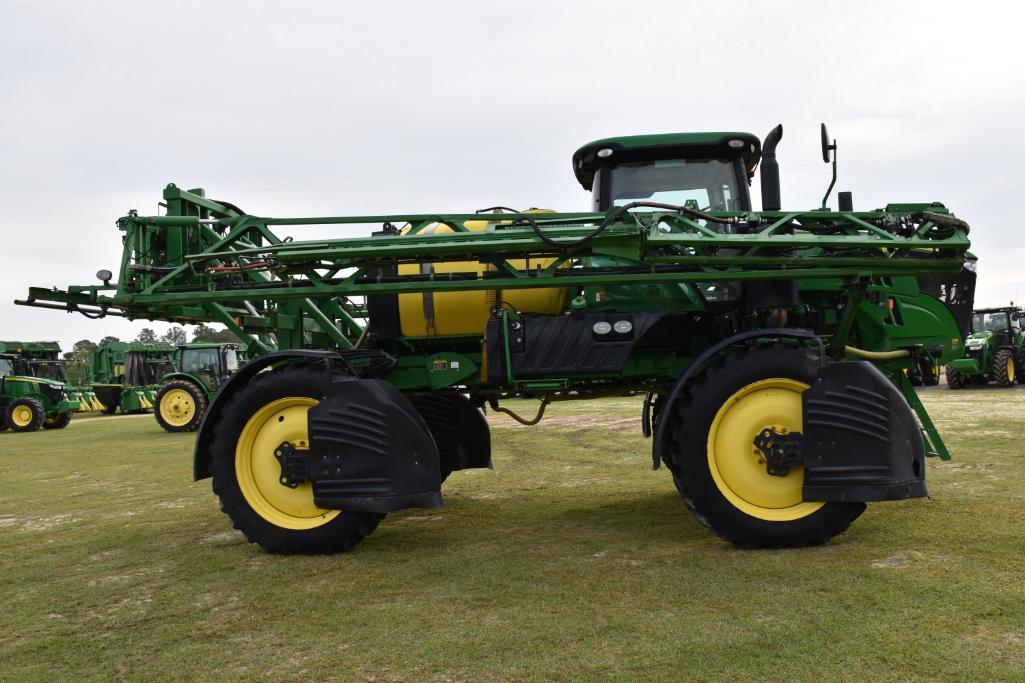 2015 John Deere R4030 self-propelled sprayer