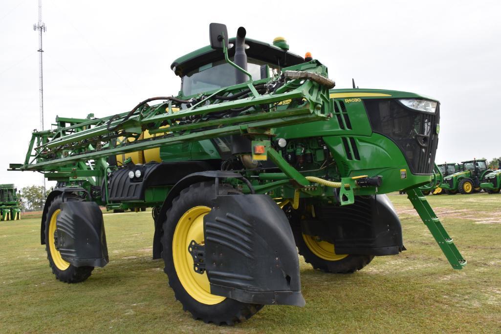 2015 John Deere R4030 self-propelled sprayer