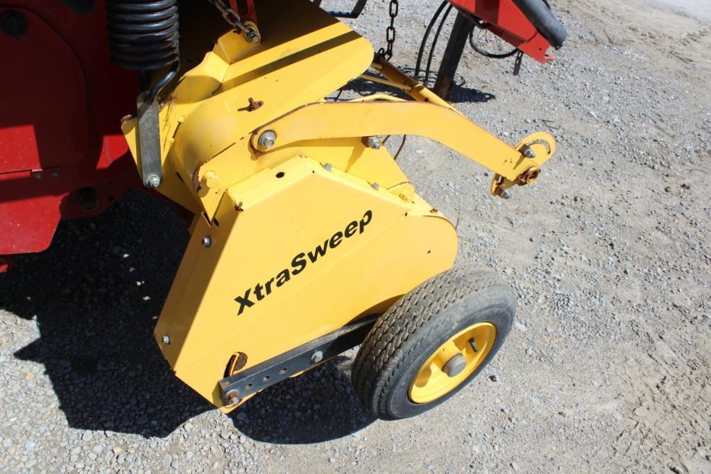 2011 New Holland BR7070 round baler