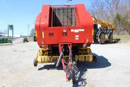 2011 New Holland BR7070 round baler