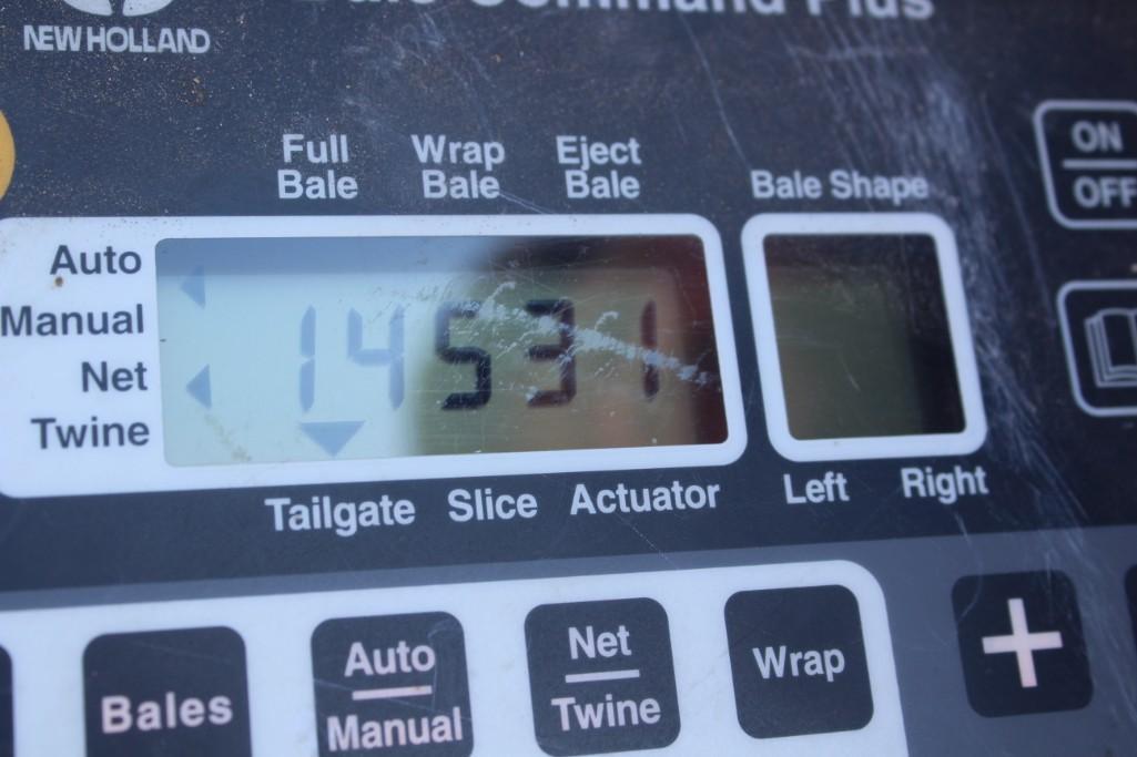 2011 New Holland BR7070 round baler