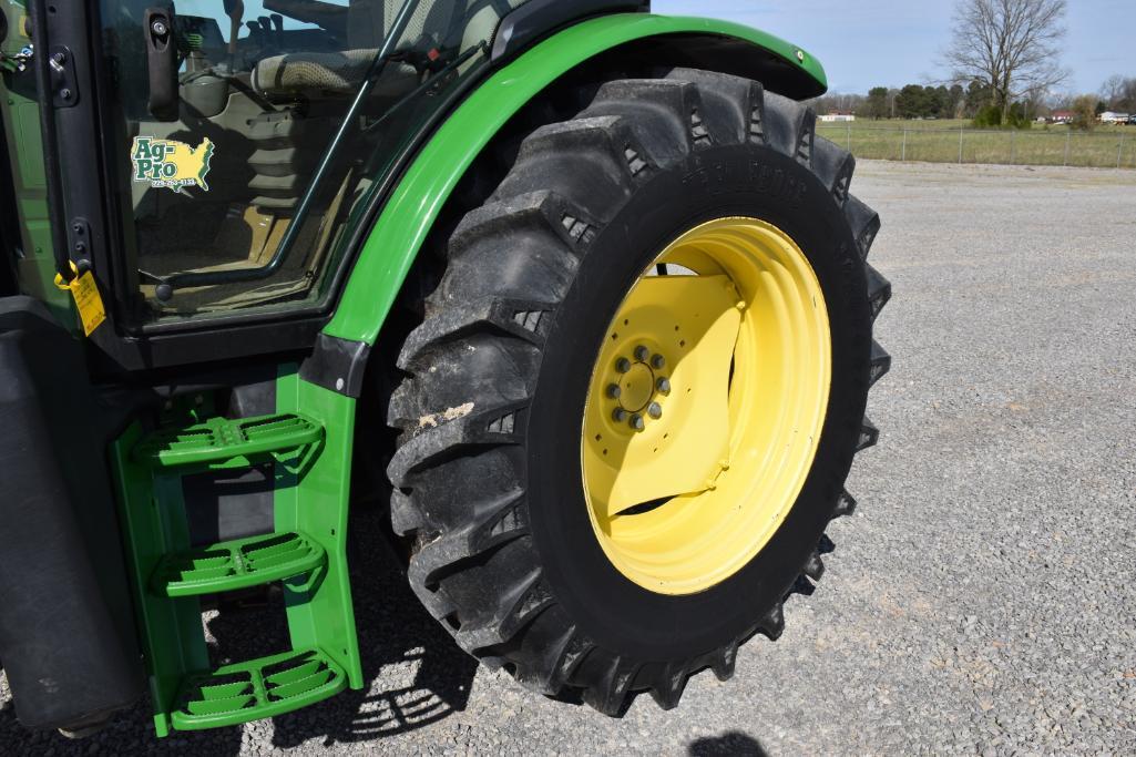 2015 John Deere 6125R MFWD tractor