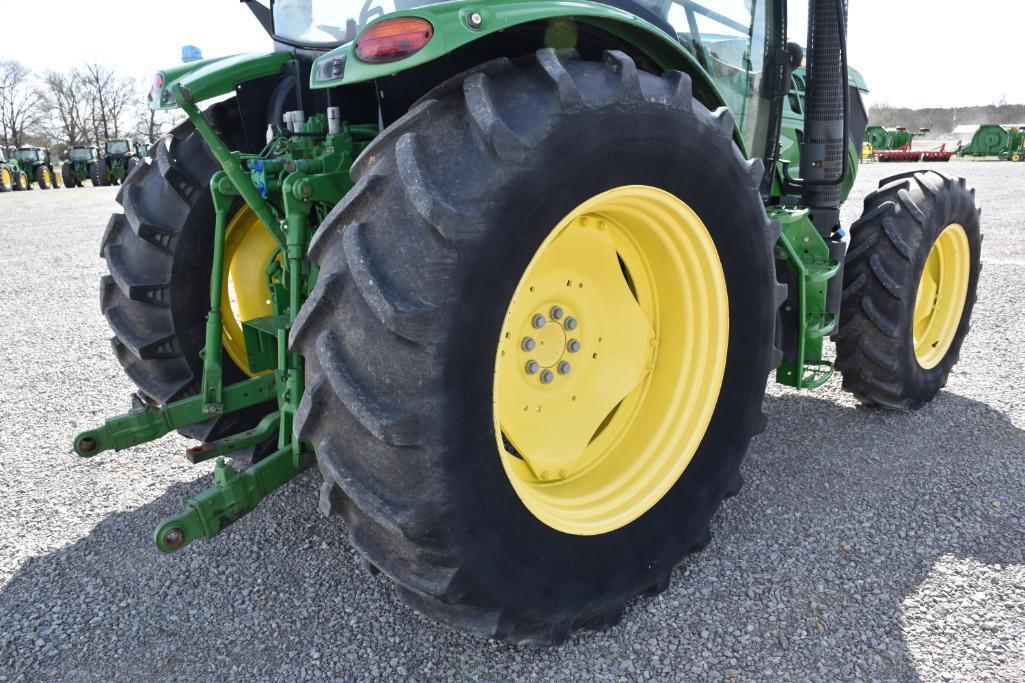 2015 John Deere 6125R MFWD tractor