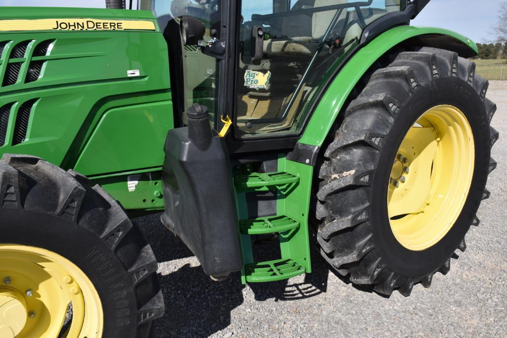 2015 John Deere 6125R MFWD tractor