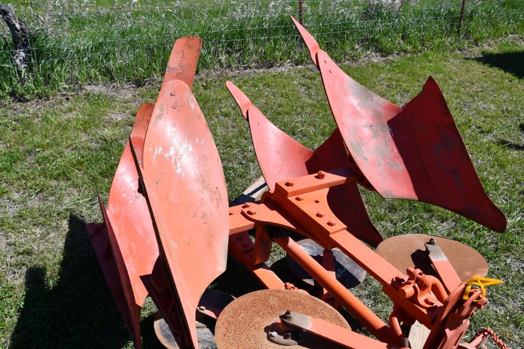 Allis-Chalmers 2-16 rollover plow
