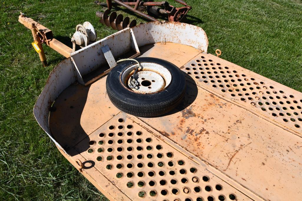 Allis-Chalmers 10' pull-type trailer