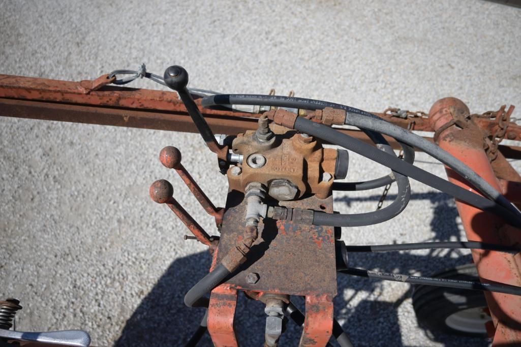 Allis-Chalmers 2300 self-propelled sprayer