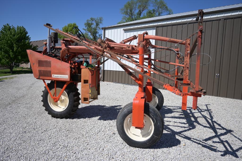 Allis-Chalmers 2300 self-propelled sprayer
