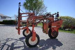 Allis-Chalmers 2300 self-propelled sprayer