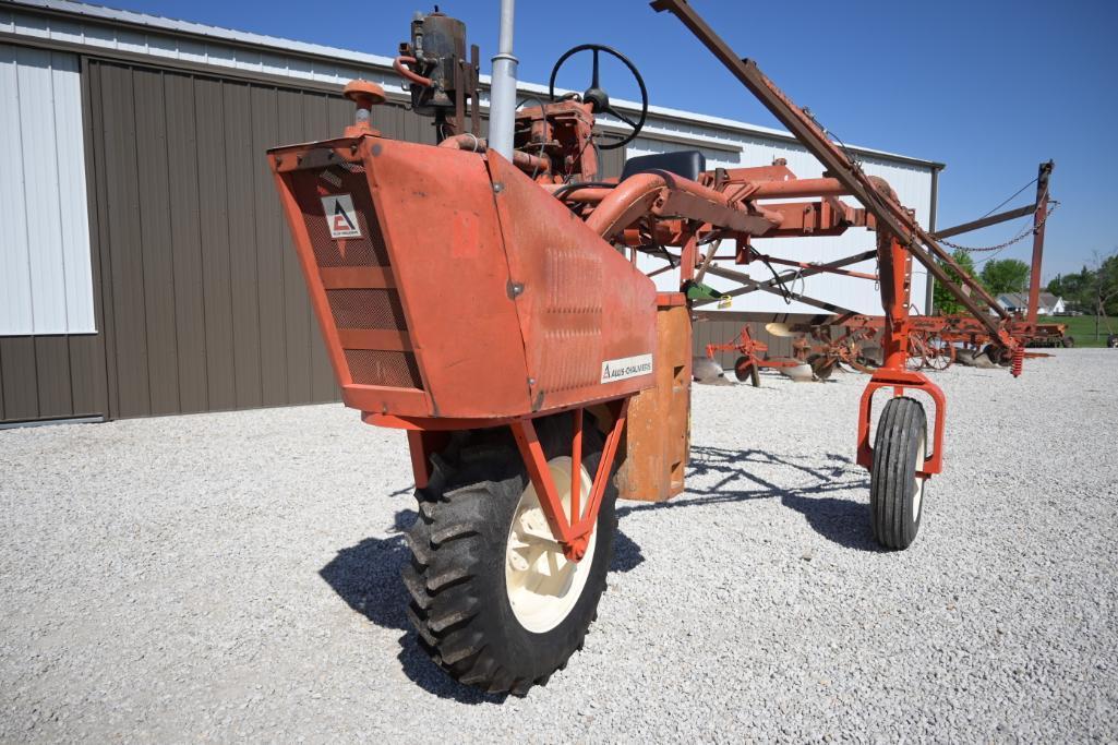 Allis-Chalmers 2300 self-propelled sprayer