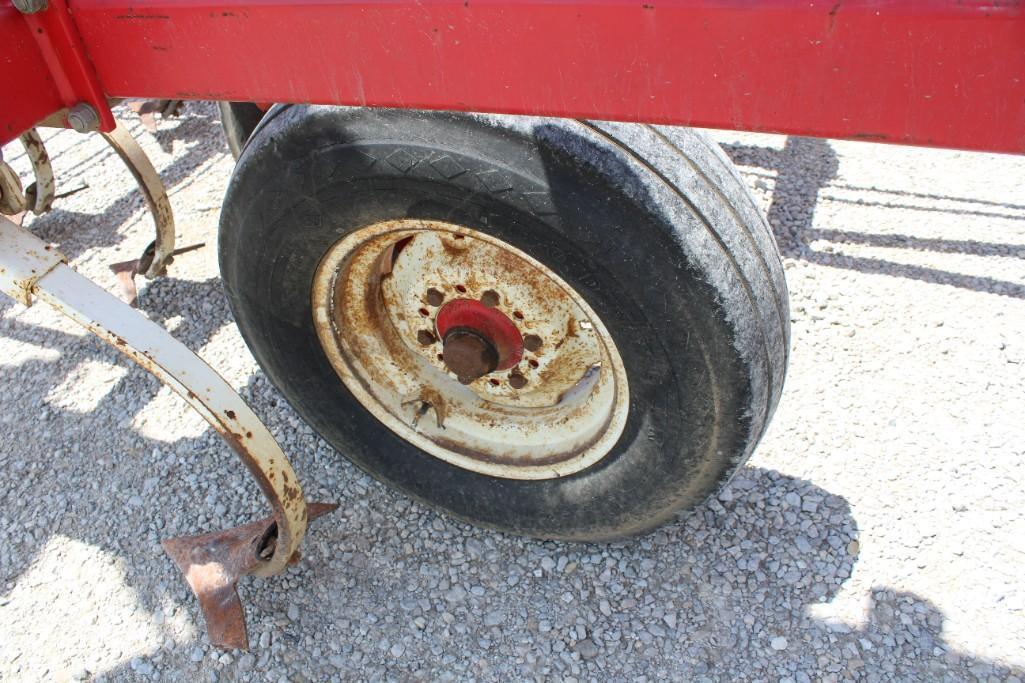Wil-Rich 28' field cultivator