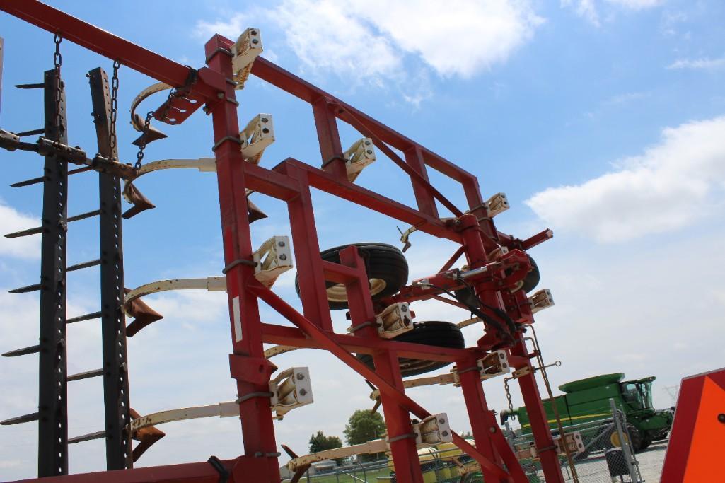 Wil-Rich 28' field cultivator
